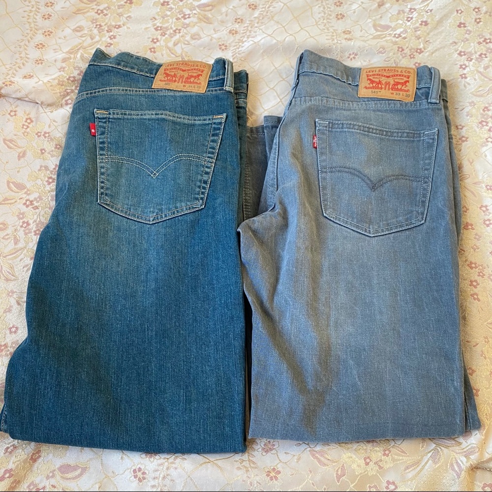 2 Levi's jeans